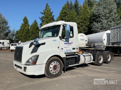 2016 Volvo VNL 6x4 T/A Day Cab Truck Tractor