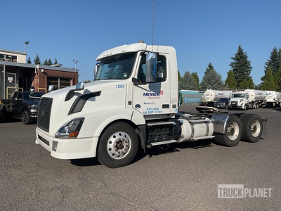 2015 Volvo VNL 6x4 T/A Day Cab Truck Tractor