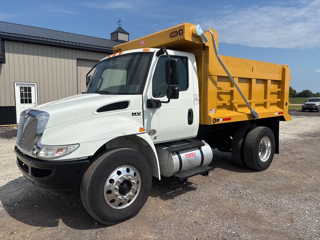 2020 International MV607 4x2 S/A Dump Truck