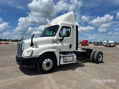 2012 Freightliner Cascadia 125 4x2 Cabeza Tractora Cabina Corta