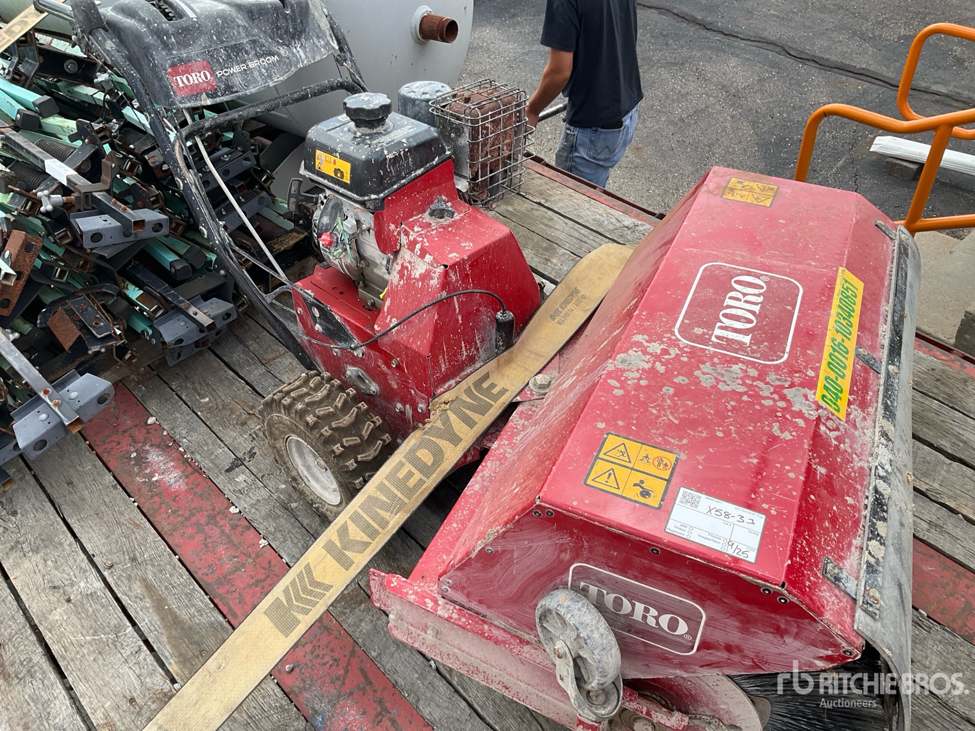 Toro Power Broom