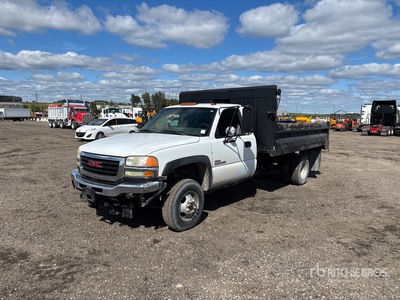 2004 GMC Sierra 3500 4x4 Camion à benne essieu simple