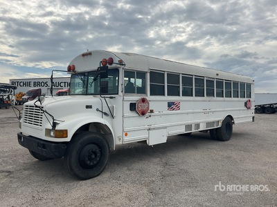 2000 International 3800 4x2 35-Seat School Bus