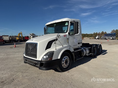 2011 Volvo VNL 6x4 T/A Day Cab Truck Tractor