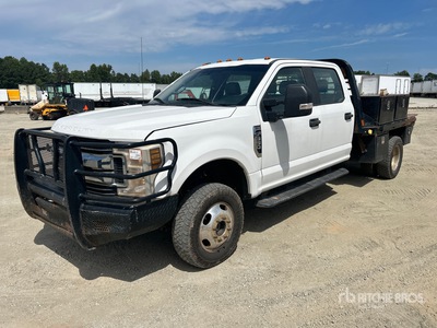 2019 Ford F-350 STX 4x4 Crew Cab Flatbed Truck