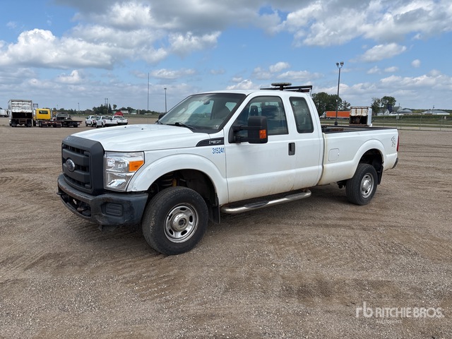 2015 Ford F-350 2015 Ford F-350 Xl 4X4 Extended Cab Pickup
