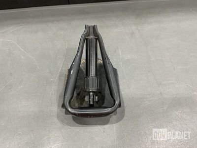 (62) Entrenching Hand Tools