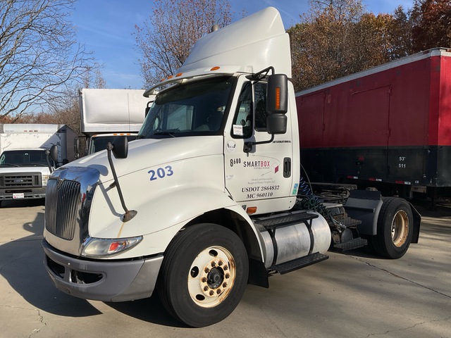 2007 International 8600 4x2 S/A Day Cab Truck Tractor