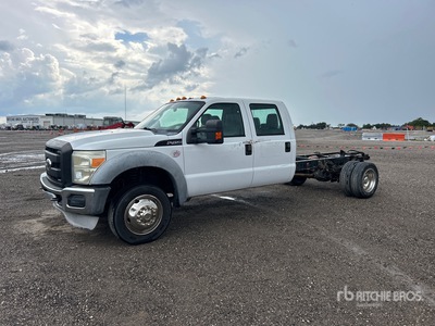 2011 Ford F-450 XL 4x2 Crew Cab Camion à Plateau