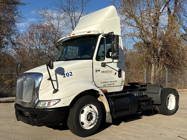 2007 International 8600 4x2 S/A Day Cab Truck Tractor