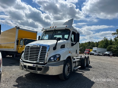 2015 Freightliner Cascadia 113 トラックトラクター（T/A） (Inoperable)