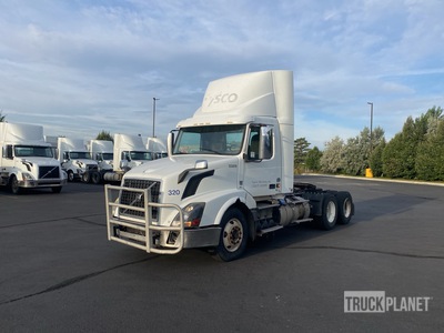 2015 Volvo VNL64T300 6x4 Day Cab Prime Mover