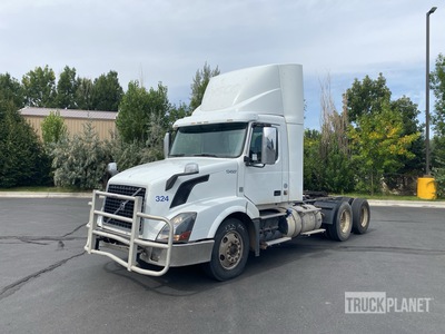 2015 Volvo VNL64T300 6x4 Day Cab Prime Mover