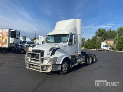 2014 Volvo VNL64T300 6x4 Day Cab Prime Mover