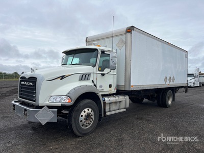 2015 Mack GU532 4x2 Kastenwägen