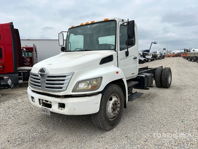 2007 Hino 268 4x2 Cabine et châssis