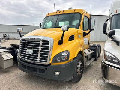 2018 Freightliner Cascadia 113 6x4 T/A Day Cab Truck Tractor
