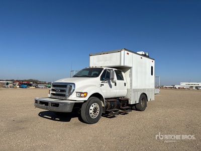 2010 Ford F-750 4x2 Utiliteits vrachtwagen