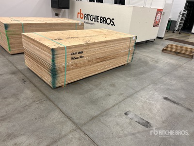 Quantity of (30) 1 in x 4 ft x 8 ft CSP/DFP No Stamp Plywood Contreplaqué (Unused)