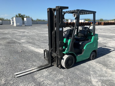 2007 Mitsubishi FGC-25N 5000 lb Cushion Tire Montacargas / Forklift