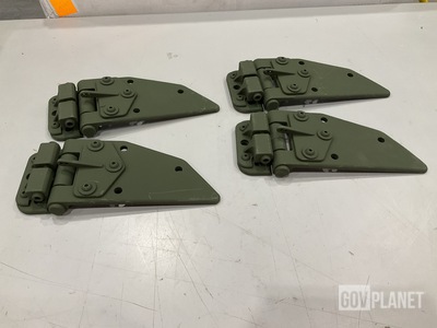 (4) 0257040627-00 Vehicle Door Hinges