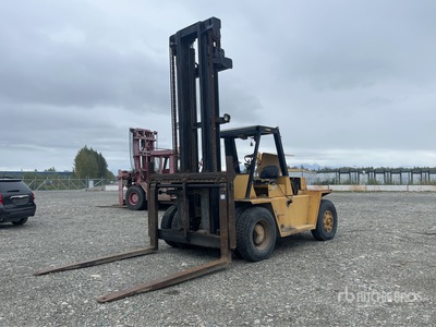 Cat V330B 33000 lb Pneumatic Tire Forklift