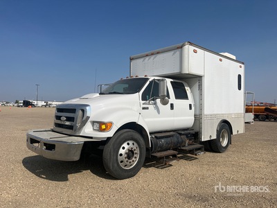 2009 Ford F-750 XLT 4x2 Crew Cab Utiliteits vrachtwagen