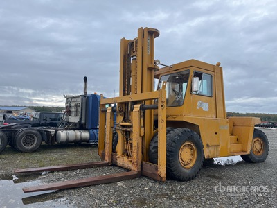 Clark CY 625D 62500 lb Pneumatic Tire Carretilla Elevadora (Inoperable)