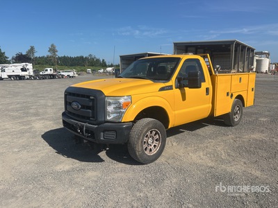 2013 Ford F-250 XL 4x4 Utility Truck