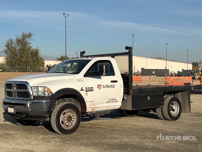 2018 Ram 5500 4x2 Ciężarówka z płaską platformą