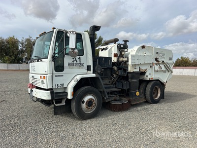 Tymco on 2004 Freightliner FC80 Kehrmaschine