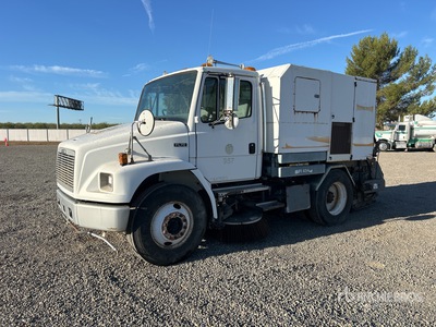 2001 Elgin Sweeper Company on 2002 Freightliner FL70 Sweeper Truck