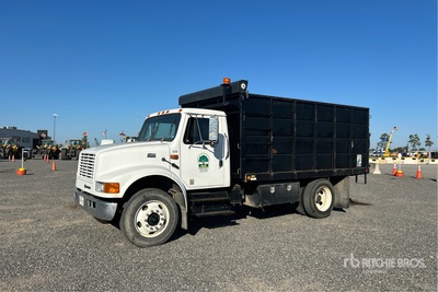 1995 International 4700 4x2 S/A Dump Truck