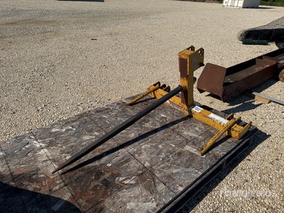 38 in 2000 lb 3 Point Bale Spear