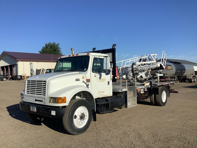 2000 International 4700 4x2 Ladder Pump Truck 2000 International 4700 4x2 Ladder Pump Truck