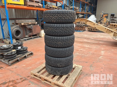 Quantity of (6) Rims & Tyres Pièces diverses - Fits Toyota