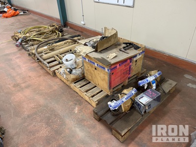 Quantity of Hydraulic Rams & Miscellaneous Parts Pièces diverses - Fits Tesmec