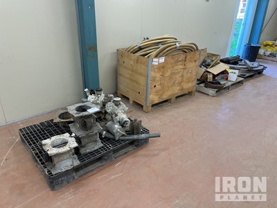 Quantity of Miscellaneous Parts & Hoses Pièces diverses