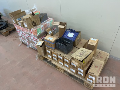 Quantity of Used & Unused Nuts & Bolts Pièces diverses
