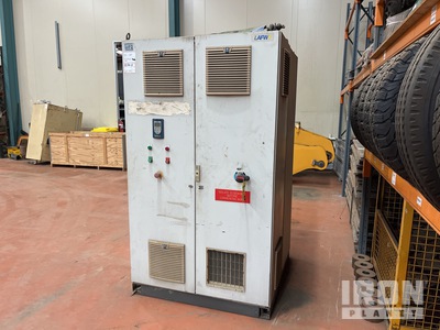 Quantity of (2) Electrical Units Pièces diverses