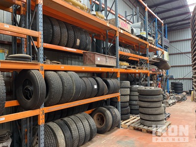 Contents of Pallet Racking Pièces diverses