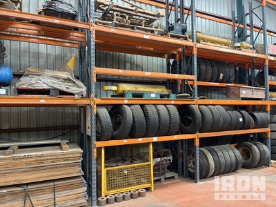 Contents of Pallet Racking Pièces diverses