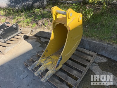 2019 Komatsu 450 mm Q/C Digging Excavator Bucket - Fits Komatsu PC138