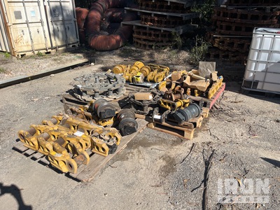 Quantity of Miscellaneous Chain Links & Track Rollers その他 - 機械部品