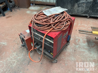 Lincoln Electric Idealarc CV 400-I 400 A Mobile MIG Electric Welder