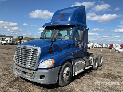 2013 Freightliner Cascadia 125 6x4 T/A Day Cab Truck Tractor