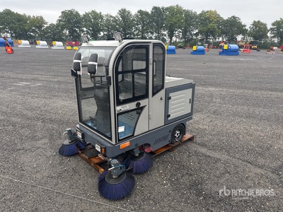 2025 Kaster VOL-2000 清掃用トラクター (Unused)