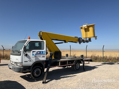 2007 Haulotte HTB180 on 2007 Nissan Cabstar 4x2 バケツトラック