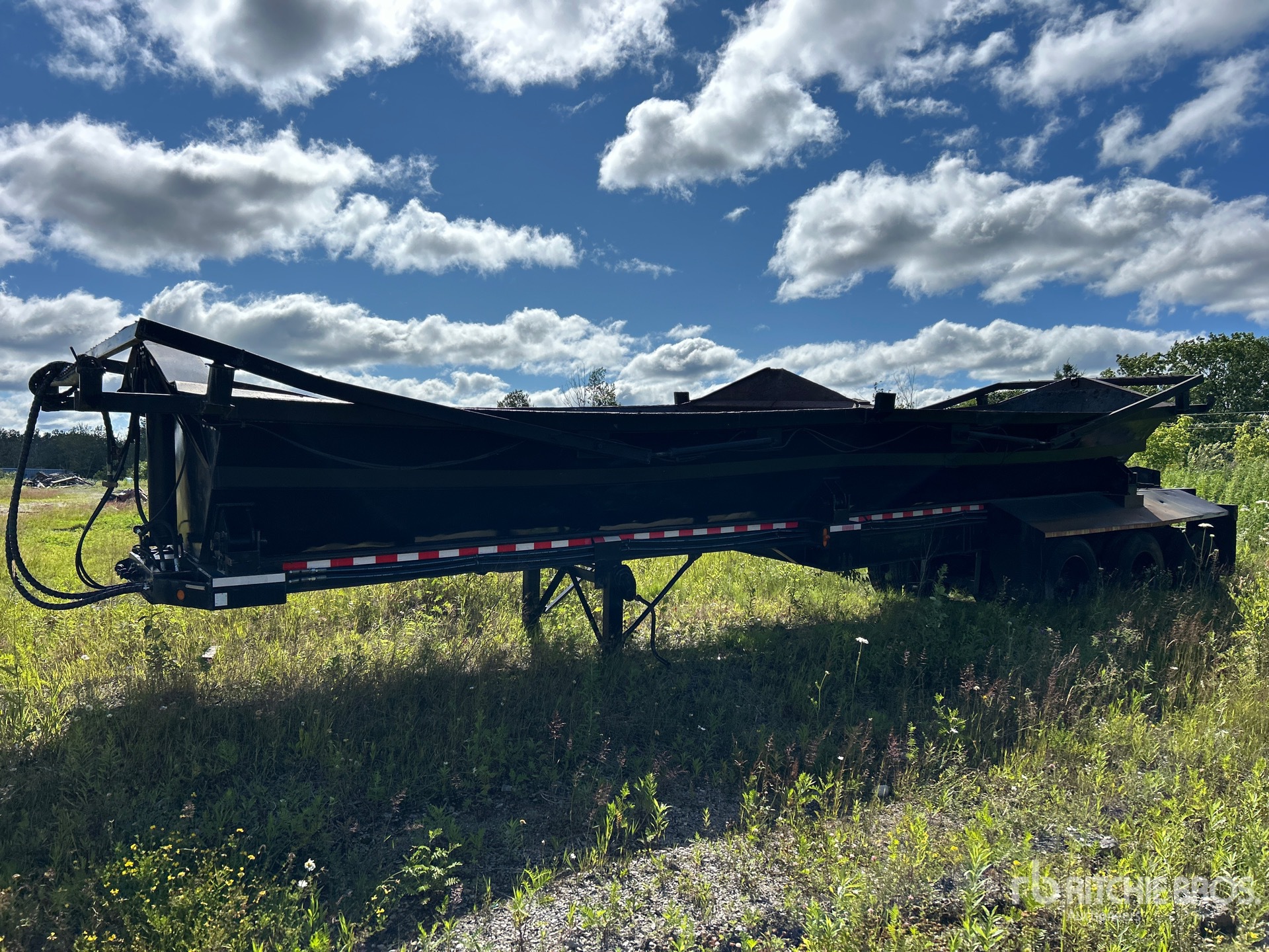 1995 35 ft Tri/A Side Dump Trailer