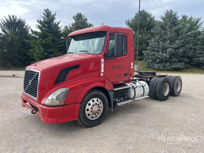 2007 Volvo VNL 6x4 T/A Day Cab Truck Tractor